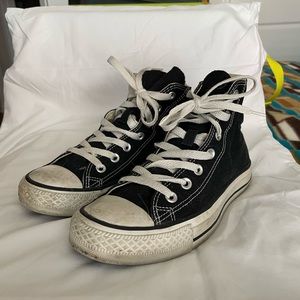 Converse Hightops Women’s 8/ Men’s 6